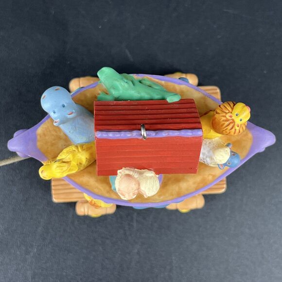 Hallmark Keepsake Vintage Safe In Noah's Ark 2000 Pull Toy Christmas Ornament - Picture 12 of 16